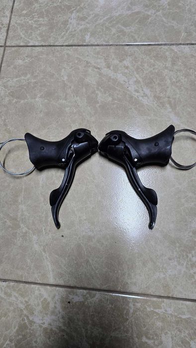 Manetes Shimano Ultegra 10v