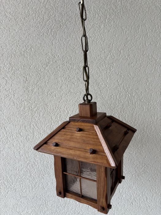 Candeeiro de teto restaurado