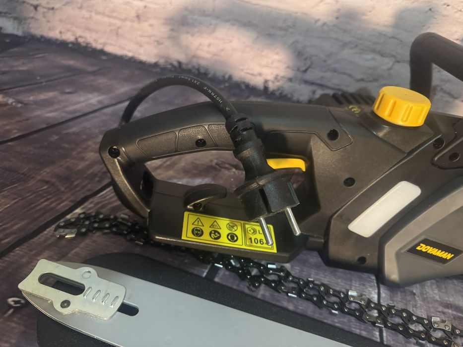 Електрична ланцюгова пила DOVAMAN 2400 Вт