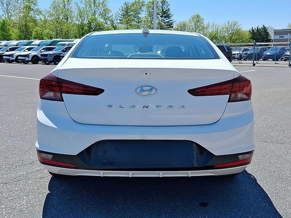 Hyundai Elantra Value Edition      2019