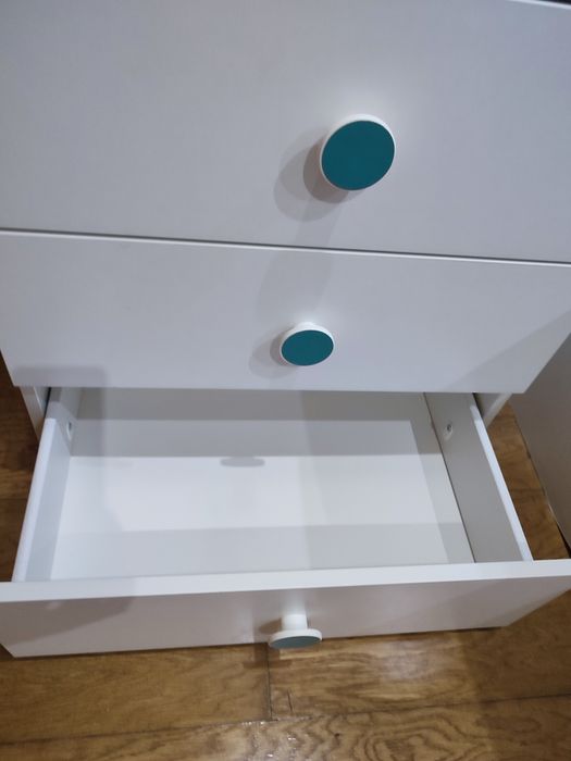 Cómoda IKEA branca com 3 gavetas – Infantil