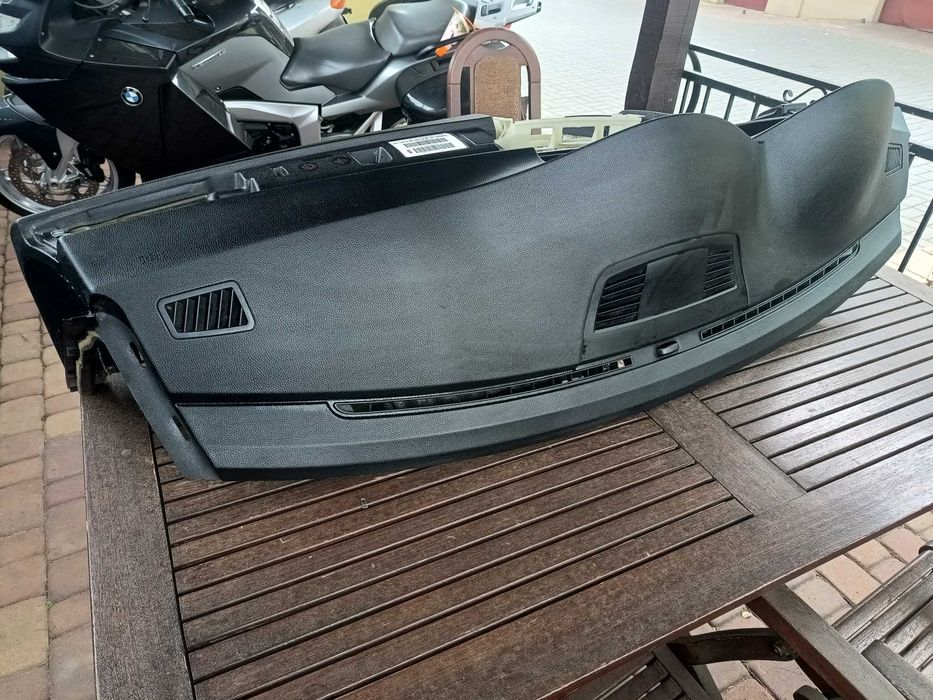 BMW E90 E91 E92 E93 deska rozdzielcza konsola navi europa czarna
