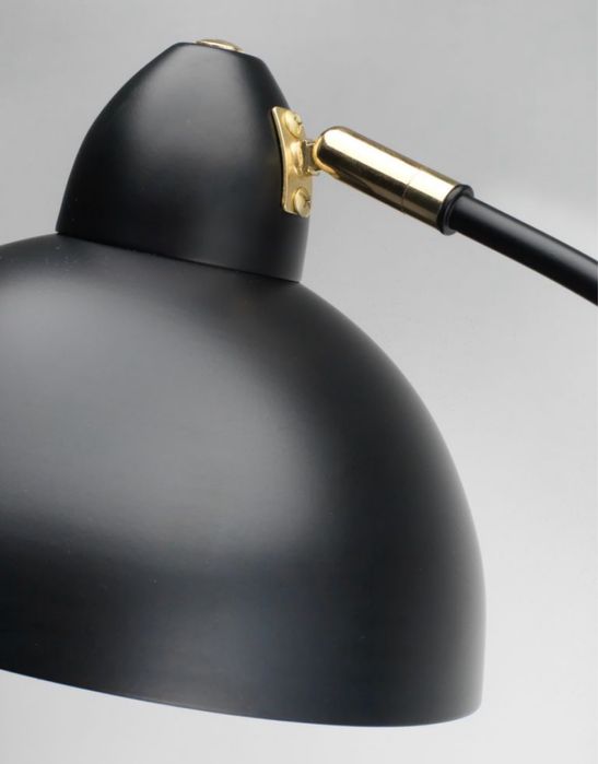 Sprzedam Lampe podłogową Hugo Jysk jak nowa