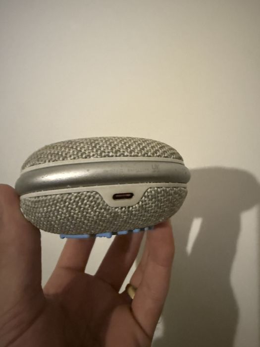 JBL Clip 4 – Coluna Bluetooth Portátil