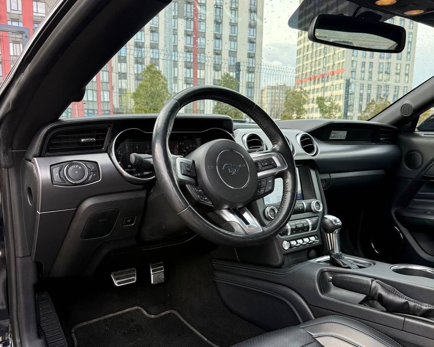 Продаж Ford Mustang