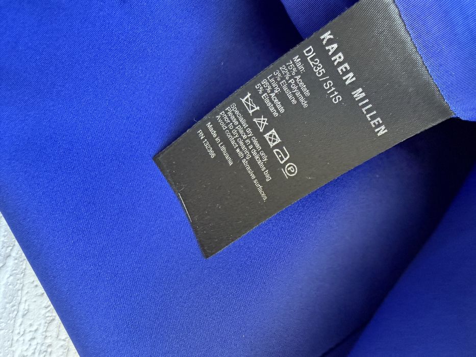 синее атласное платье Karen Millen