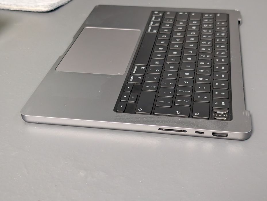 MacBook Pro 14" 2021 A2442 топкейс + акум