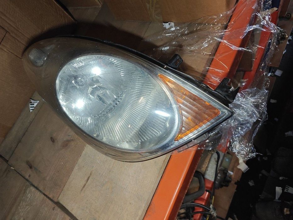 Farol Frente Direito / Otica Direita Nissan Note (E11, Ne11)  260109U1
