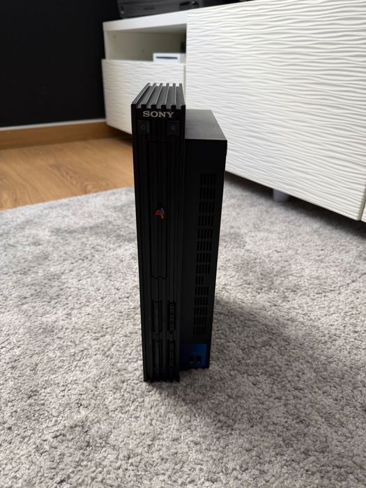 PS2 Slim como nova + cabos + FreeMCBoot