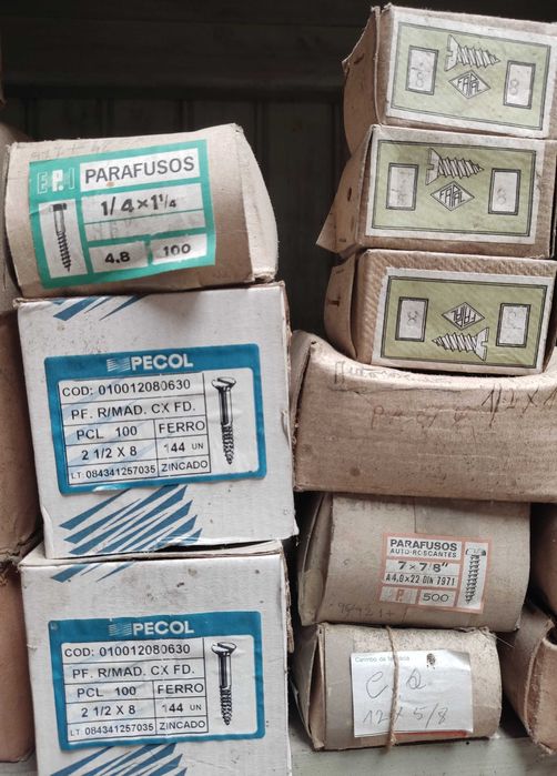 Lote de Parafusos_Stock Off