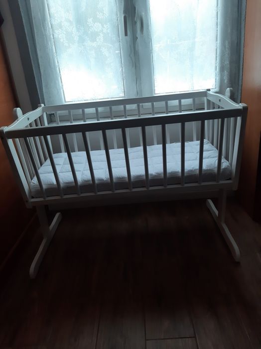 Kołyska z materacem