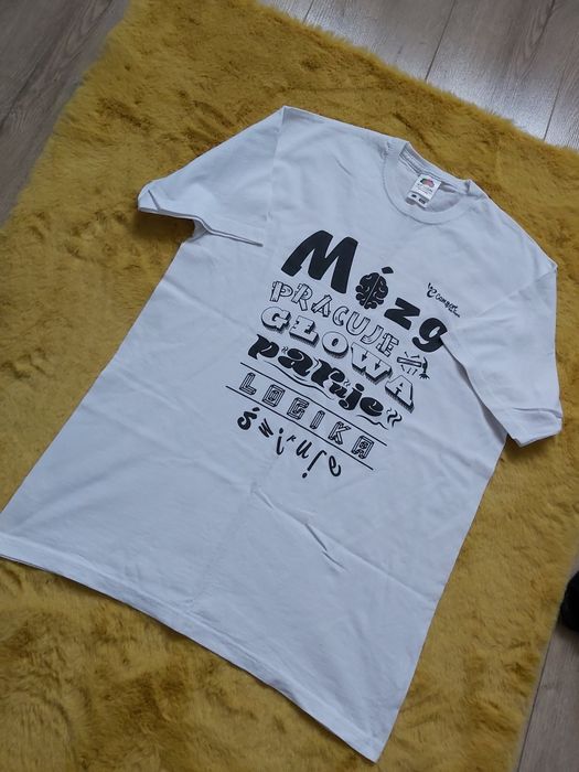 Luźna bluzka o oversizowym kroju