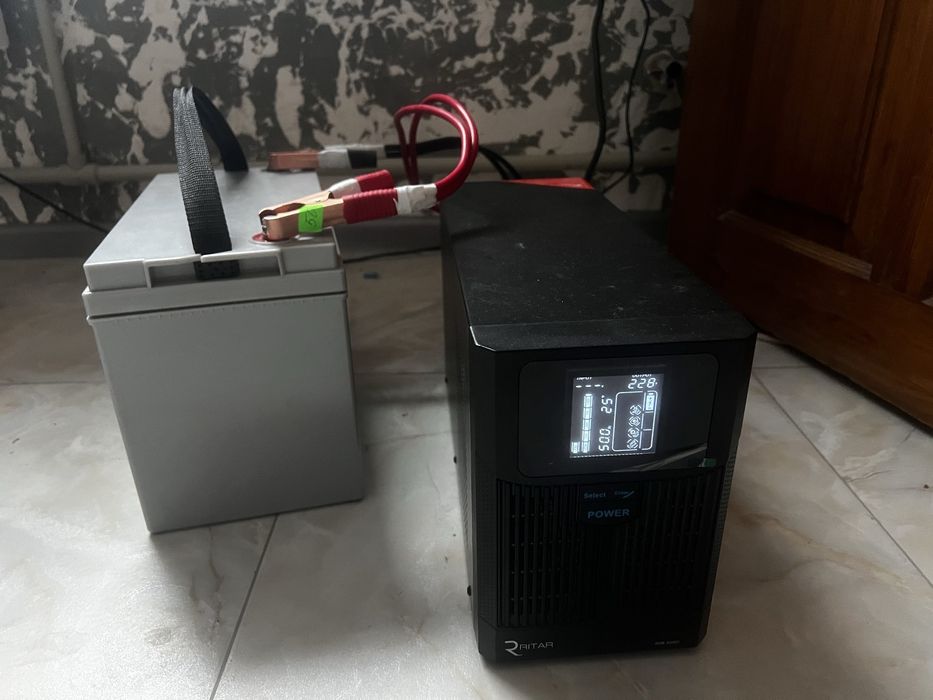 ДБЖ RITAR RTSW-1500 LCD(1000Вт),12В  з чистою синусоїдою + гелевий АКБ