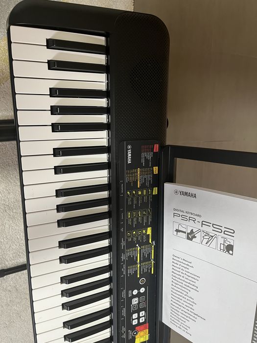 Piano yamaha PSR-F52