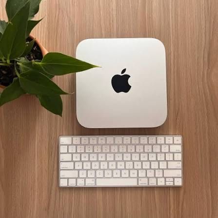 Mac Mini M2 com 8GB de memória, 256 GB SSD