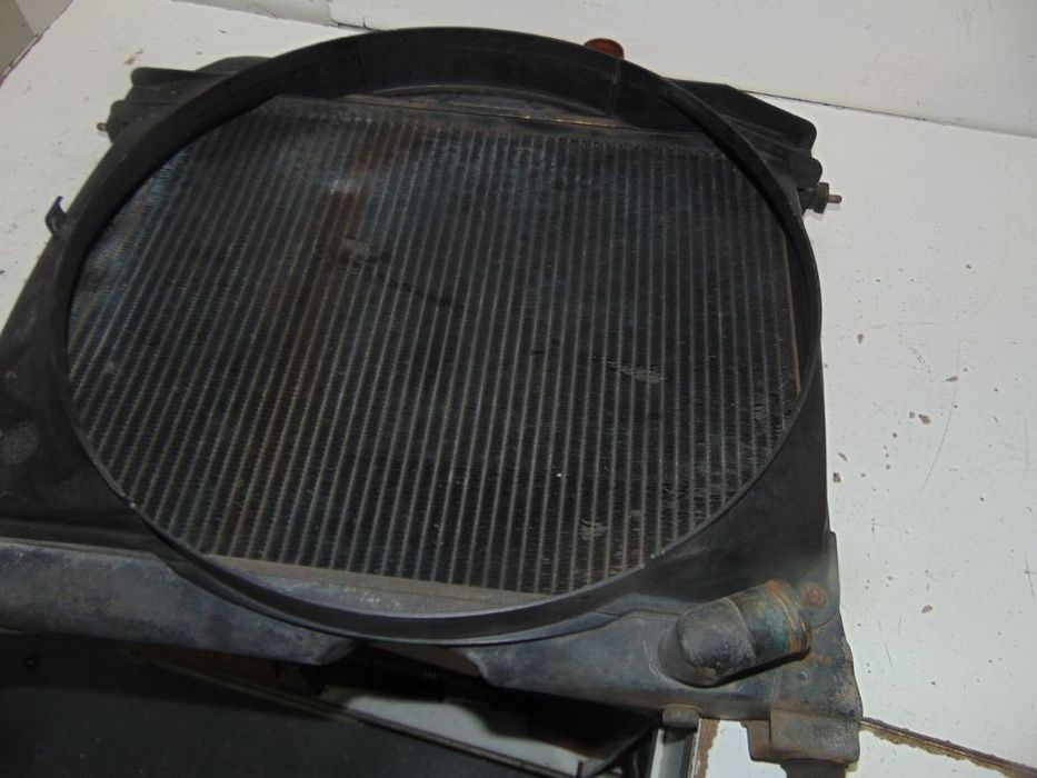 Mercedes 309 (autocarro ou furgão ou outros) modelos radiador