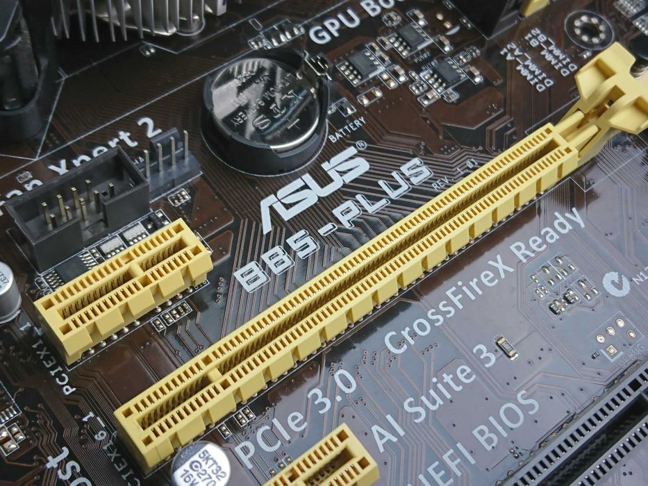 Комплект ASUS B85M-PLUS (USB3,SATA3,PCI-E3) +i5-4430(4ядра)+кулер,1150