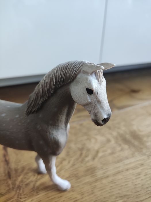 Schleich 13859 Wałach rasy Holsztyńskiej + gratis