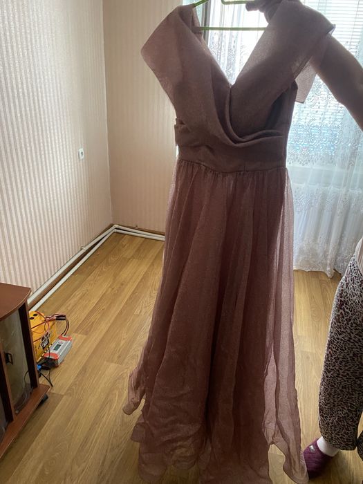 Продам Випускне плаття 2024р , одягалося один раз