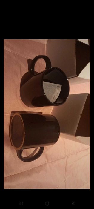 Conjunto de canecas de P.A., em cerâmica, pretas e/ou beges - Hiidea