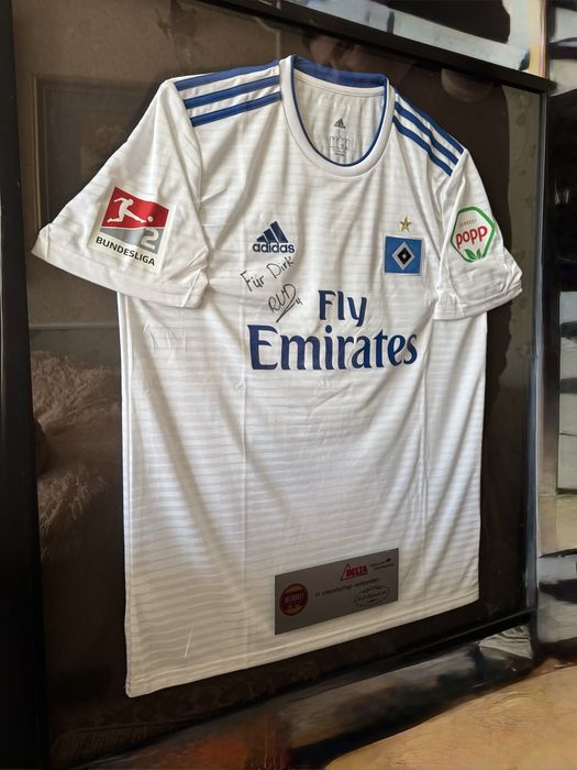 Футболка в рамці гравця збірної бундесліги.