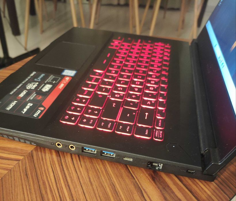 Portatil MSI Intel Core i7 8GB RAM, 500GB
