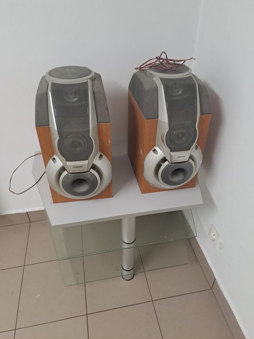 Wieża Samsung z glosńikami