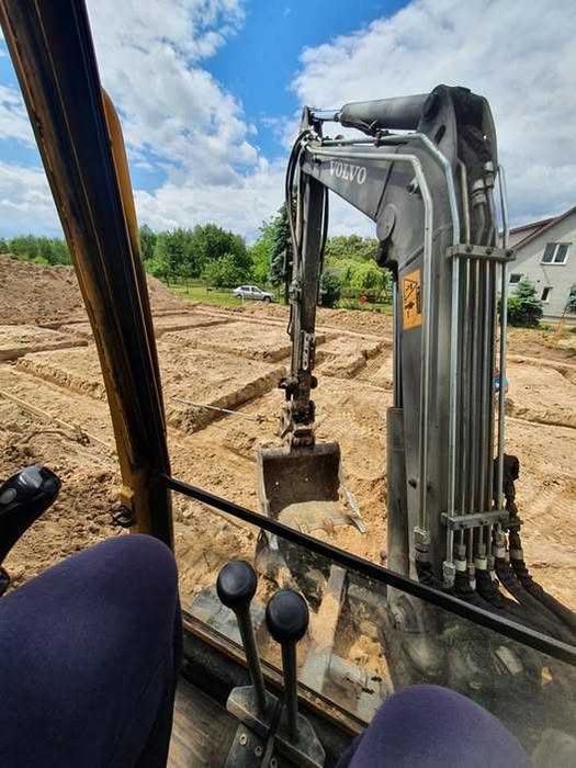 Usługi minikoparką 2.7t / Mini Koparka / Usługi