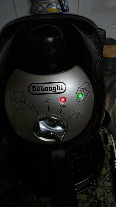 Máquina cafe DeLonghi