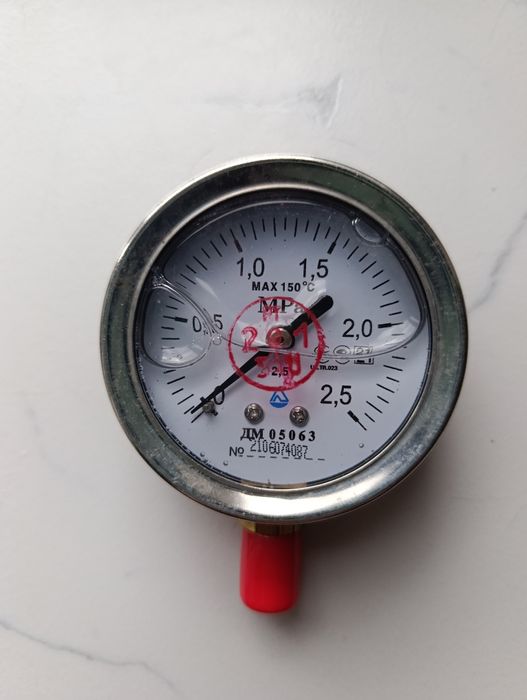 Манометр для вимірювання тиску рідини або газу