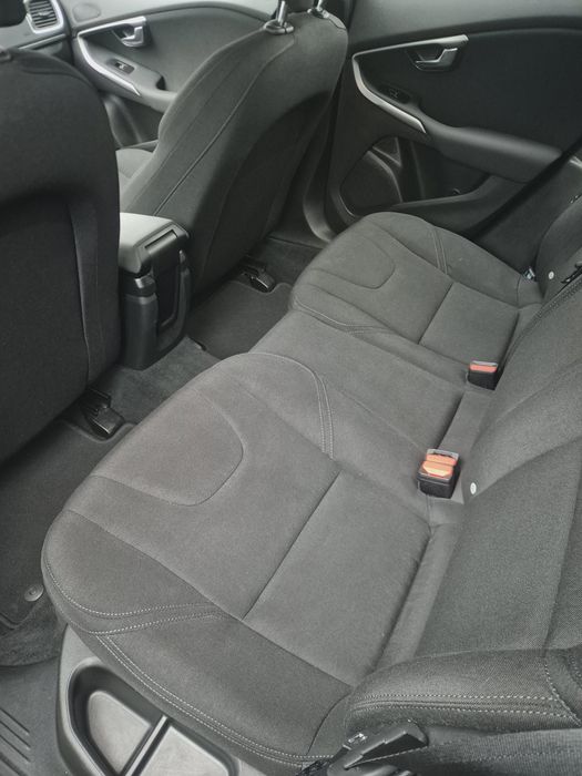 Volvo v 40 D2  2017 rok