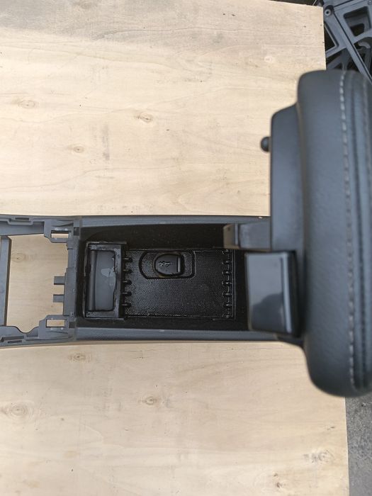 Consola Central / Apoio de braço - Renault Laguna 3 III