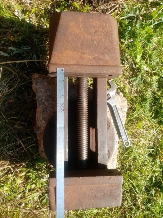 Тиски- лещата професійні, старого виробництва