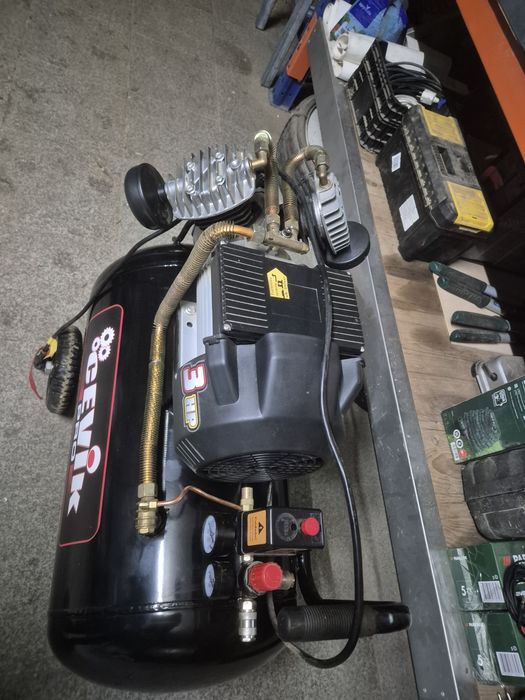 Compressor + Serra Circular