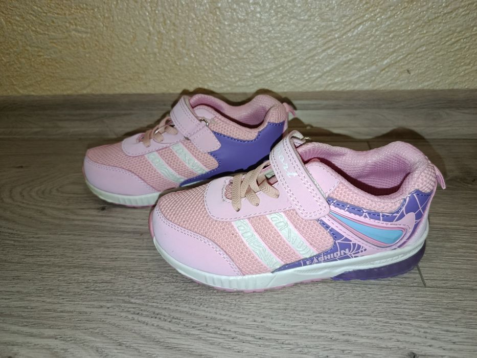 Кросівки для дівчинки 29 розміру