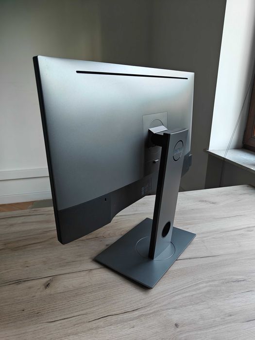 Monitor Dell U2717D