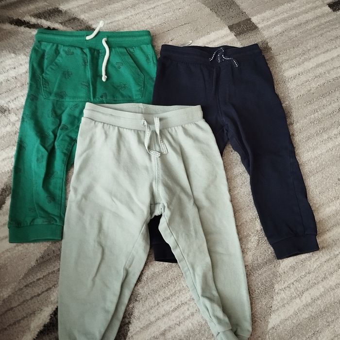 Spodnie 92. H&M.