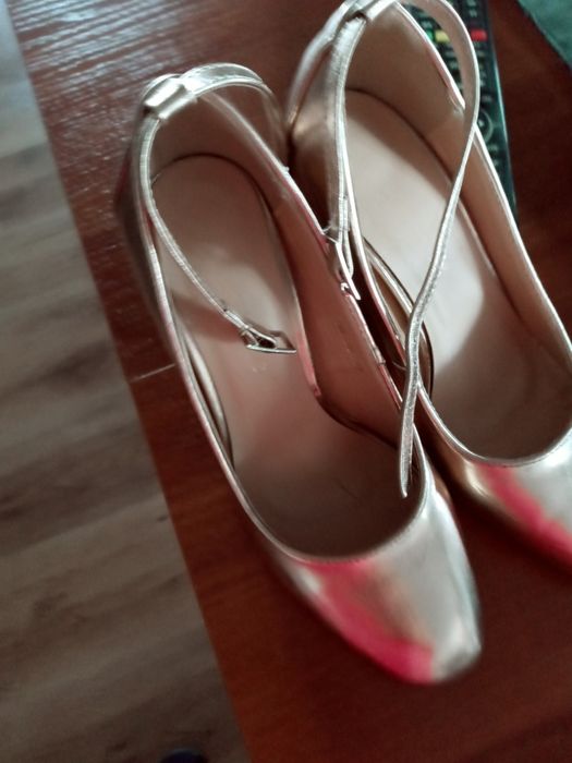 Buty damskie 36 zlote obcas 8cm pasek