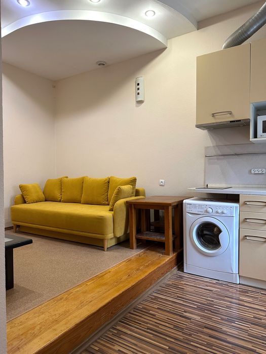 ЗАВЖИ Є СВІТЛО! Центр міста. Оренда 1-к. квартири 34 м2 - Десятинна 13