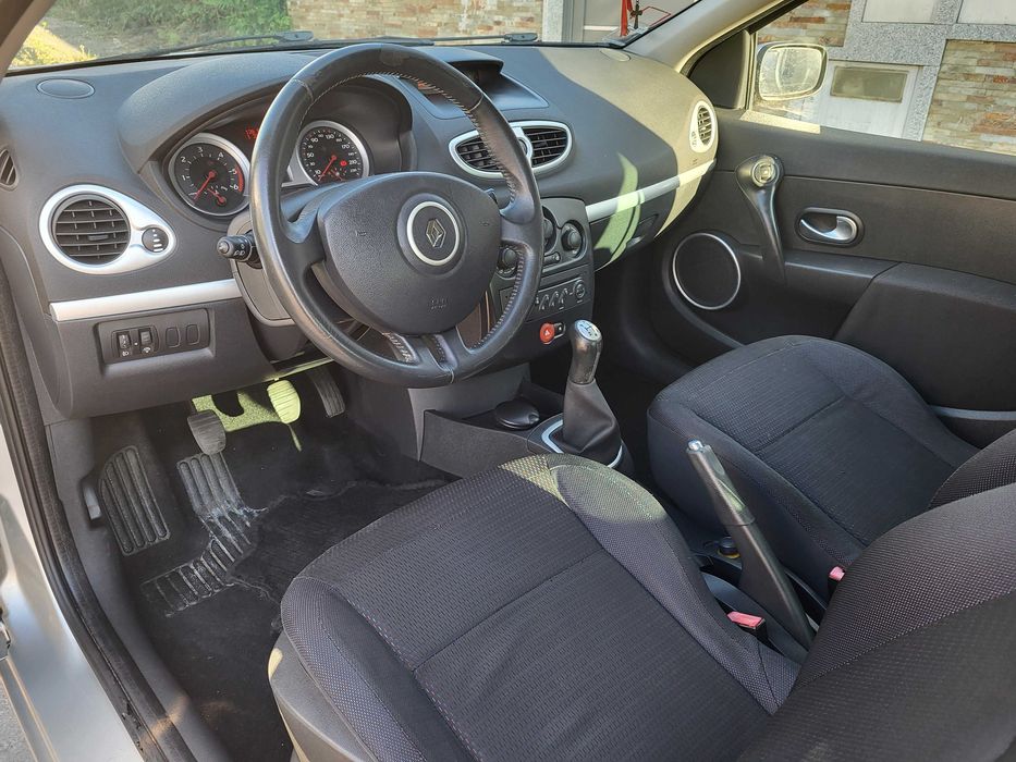 Carro impecável, 1 dono, praticamente novo