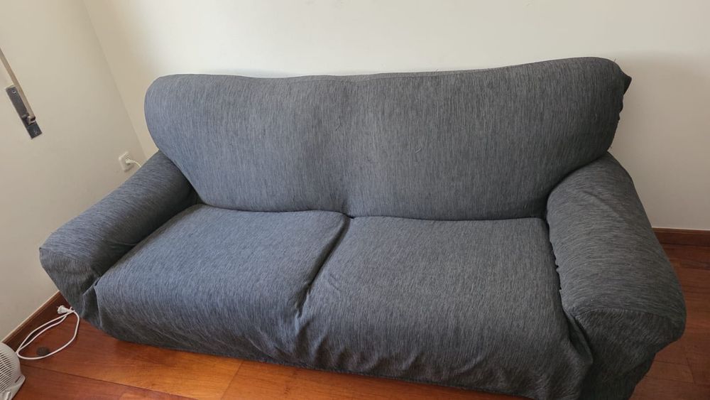 Sofá para doação.