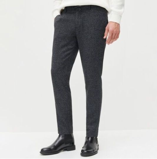 Nowe chinosy Reserved r33