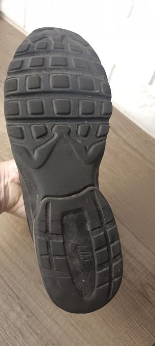 чорні кросівки Nike Air Max Invigor р.41