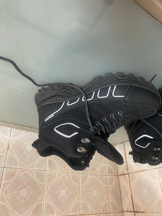 Botas usadas uma vez