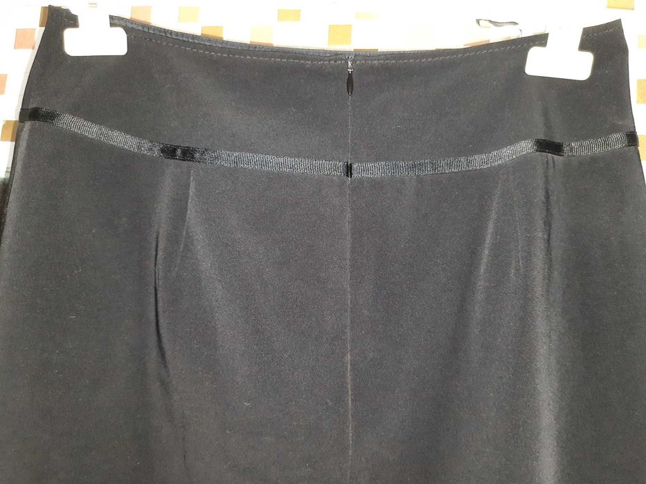 Юбка черная импортная с украшением