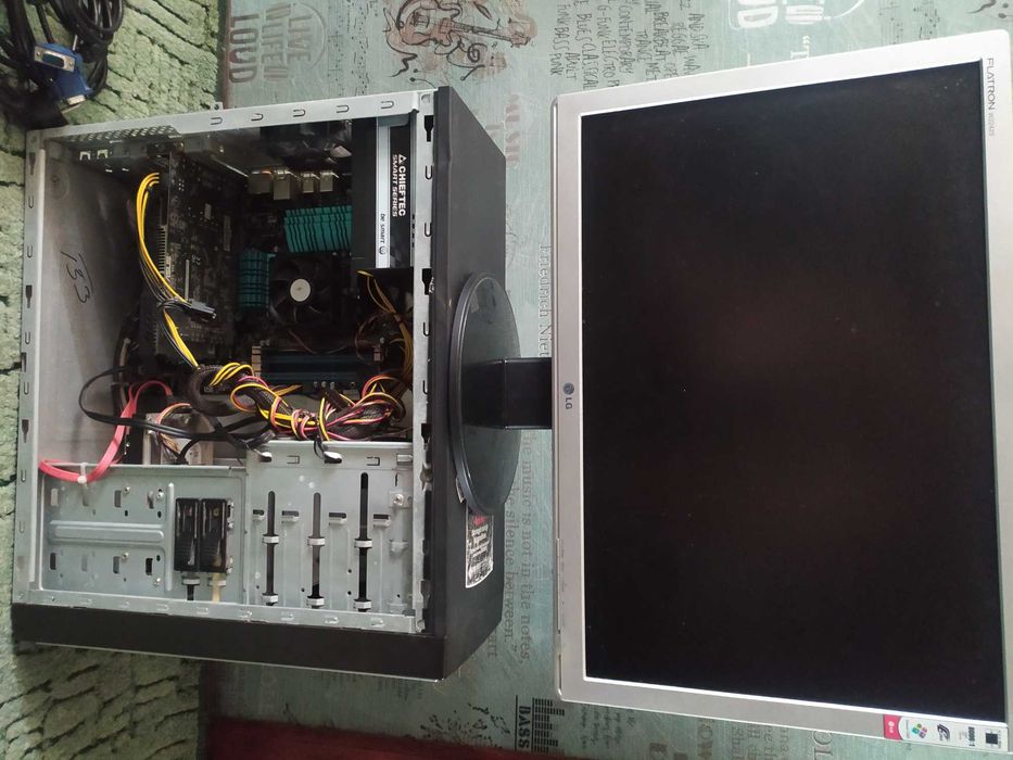 Компютер ігровий (системний блок, екран Lg Flatron w2242s)