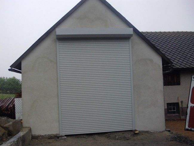 Brama rolowana ocieplana aluminiowa PA77 z napędem na wymiar Tarnów