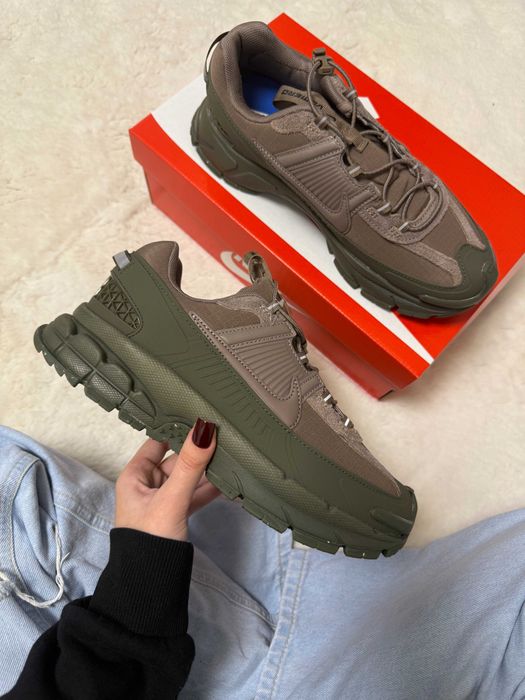 Чоловічі кросівки Nike Air Zoom Vomero Roam Mink Brown Medium Olive