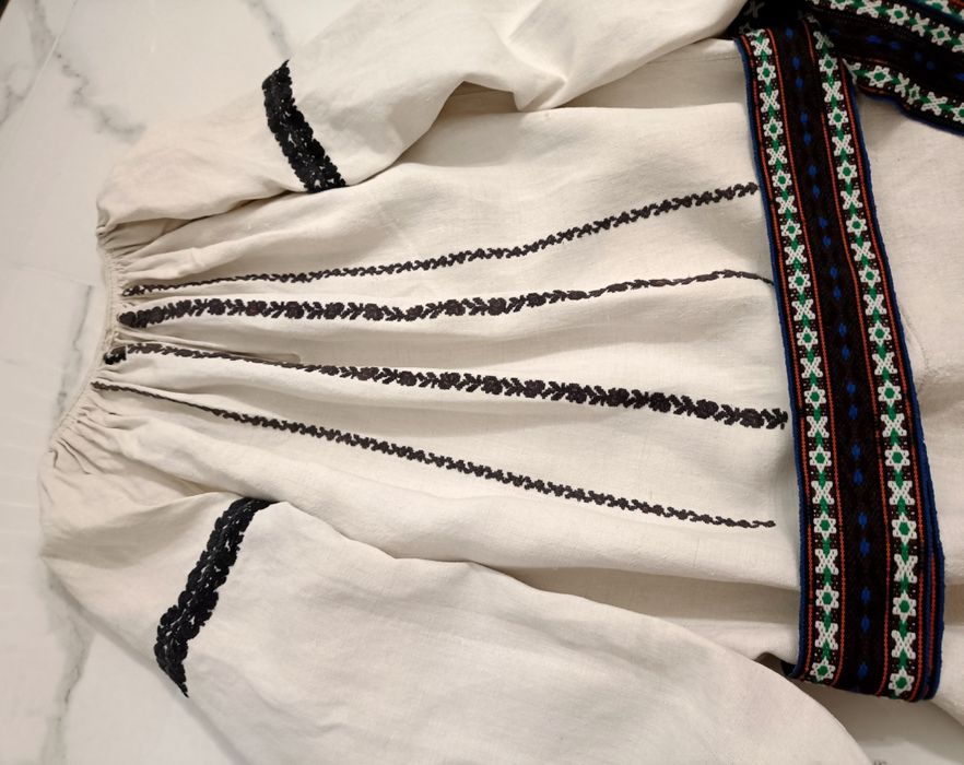 Старовинна сорочка вишита Давня вишиванка Автентична жіноча сорочка