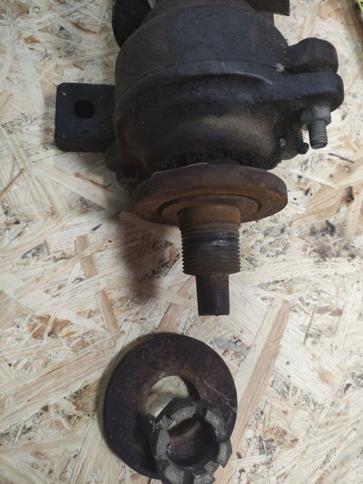 Вал деревообрабатывающего станка (циркулярка, фуганок).